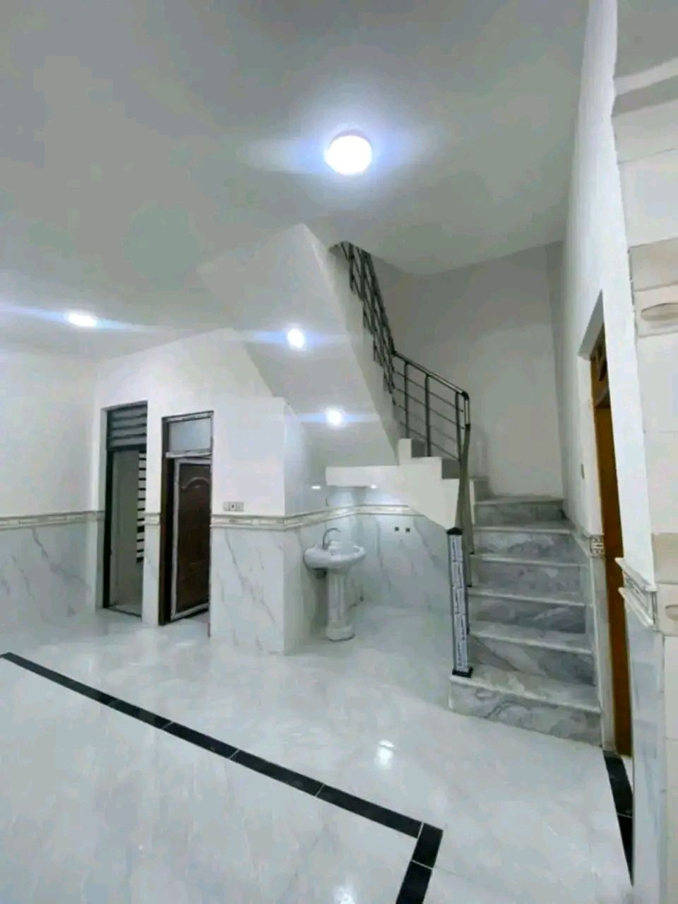 دار البيع مغربه المساحه 125 بناء جديد جاهز لسكن  طابو  صرف   يتكون  الدر من غرفه نوم واحد  صاله  مطبخ  ستقبال  صحيات خارجيه وداخليه كامل خدمات      اللاستفسار على رقم الهاتف ابو مهدي   مكتب الخوين     بل عرضات    تصال برقم الهاتف ***********
