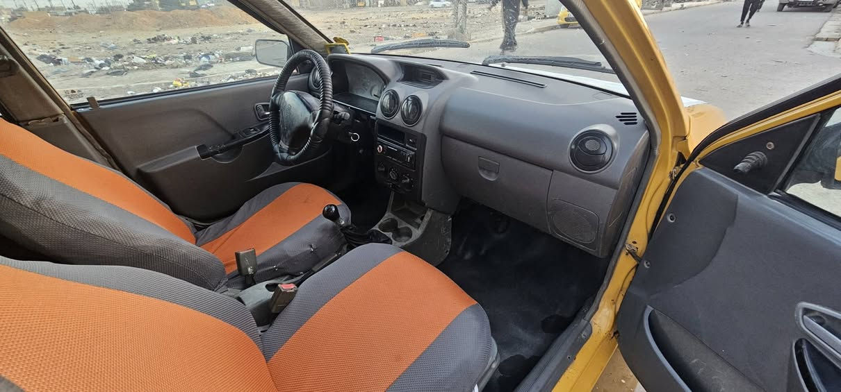 سلام عليكم سايبه موديل ١٣ تكسي جاهزه مكينه وكير حداديه تخم تاير باتري جاهزه رقم قادسيه بسمي تريد مداور تريد وكاله حاضر السياره موجوده بديوانيه السعر ٢٦ وبيهه مجال بسيطه ***********
