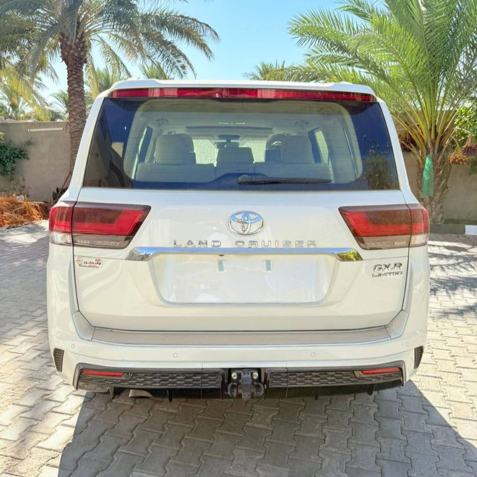 لاند كروز 2024  امتد ساز
بأسمي سياره على وضع الشركه ماشيه ٢٧٠٠
بس الترقيم مشيناها ساس لمتد ضمان 
شركه ساز ٤٠ ألف كيلومتر سياره أخت الزيرو 
ومواصفات اللمتد معروفه كفاله عامه
رقم صاحب سيارة ***********
