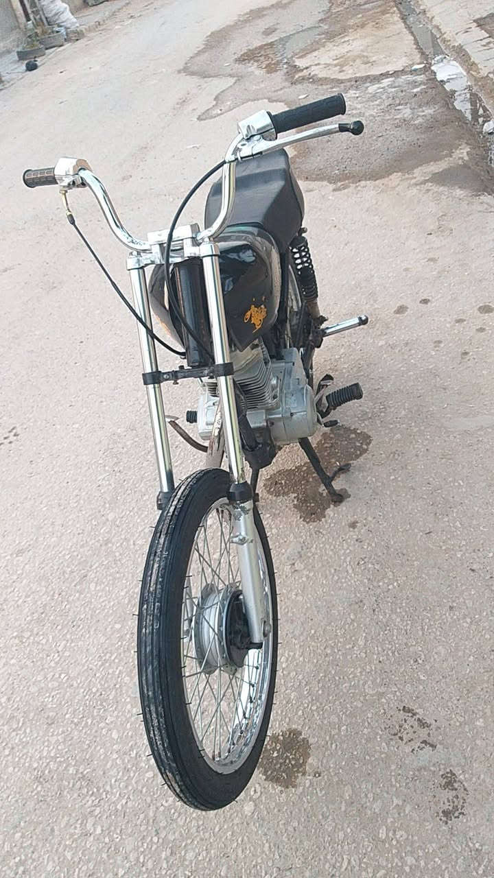 كلك للبيع دراجه حلوه ونضيفه شوفت عينك سعر 300قفل لحد يطب ويكلي دزلي صوره تأكد من منشور وطب  مكان عسكري كبل نجف رقمي ***********
