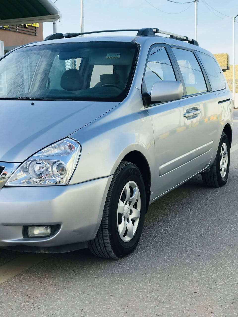 السلام عليكم 
كيا سيدونا 
موديل 2007
السنوية لل28ـــــ رقم بغداد

مكينة  گير 3800 شرط ستوني شادهن 

حدادية امامية خلفية تخم تاير  كله جديد ✅

مصبوغة حزام لجمالية فقط السيارة مكفولة شرط ما تخسر عليها 

السعر 130 وبيها مجال 

عنوان السيارة /بابل/الشوملي التصال ***********
