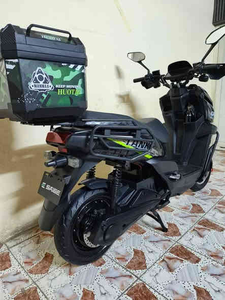 السلام عليكم دراجه اباجي للبيع مديل 2025 دراجه وكاله وضع شركه مكفوله من كولشي اي نقص اي خلل مابيها بعده بجيس الشركه وصل المعرض موجود صارلها شهر اونص من نازله من المعرض
تفاصيل الدراجه

شاشه اعطال تكشف عطل الدراجه

بريك امامي خلفي عمبار مجرد تضغط بريك واحد يلزم ثنين

حساس بريك 

لايت عالي ناصي زنون 

اشاير لد لونين

دبل اشاره

نضام Rالرجوع الى الخلف 

نضام بارك الوقوف المستمر

نضام طوارئ

ملف 3000 

سرعتها 75 حقيقي تقطع بل شحنه الوحده 80كيلو

شاحنه ذكيه رقميه تدعم الشحن السريع ولطفاء عند امتلاء البطاريه

بطاريات مصطره ولي الكبيره عدد6

دبل امامي خلفي غاز انسه شي اسمه طسه

تايرات حجم 12 جلاتين جبلي

ويل كب مميز

درع امامي خلفي لحمايه الدراجه

طلاعات جانبيه لشخص الخلفي

مساحه تخزين واسعه +جنطه خليه 

تجي سويجين بصمتين تشغيل عن بعد نضام انذار سرقه نصام سكيورتي

السعر مليون 250 اوبيها مجال لشراي 
مكاني ساحت عدن

الشراي يتفضل خاص او التصال عله الرقم***********
