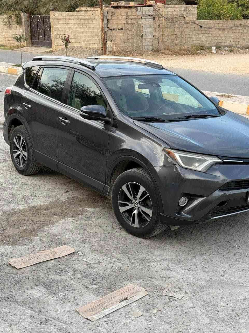 رافر فور 
موديل٢٠١٧ 
وراد امريكي 
السياره ماشيه ١٩١ الف كيلو مو ميل 
سياره ضرره بس باب عكس السياق مبدل بلادي 
سياره خاليه من الصبغ والمعجون اخت الكلين 
كير محرك شرط 
تايرات جديد 
صدر جديد
سياره فول 
بصمه 
سلايت
كشنات كهربائيه موصفات بعد هوايه بيه 
تحويل مباشر 

كلشي جديد بالسياره 
السعر ١٦٠ وبيه مجال 
الاستفسار الاتصال 
*********** تكريت, صلاح الدين
