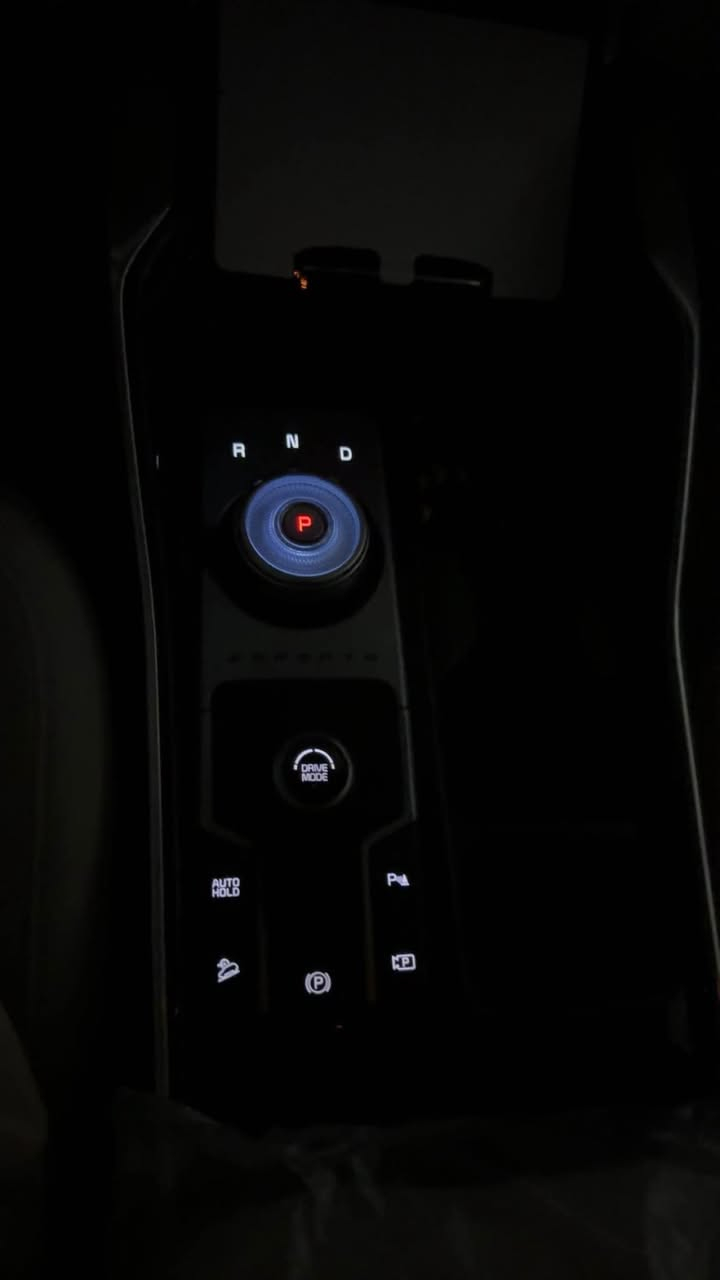 السلام عليكم اخوان كيه سورنتو 2024 خليجي فول 1/1اعله فئه مكفوله كفاله عامه ورقم بغداد باسمي استلام شركه محرك 6 سلندر بانوراما داتا شو بصمه تشغيل عن بعد 7 راكب 3 قطع تبريد ويل 20 الجبير اناره داخليه كير موس 5 انضمه قياده صندكوك كهرباء وهواي موصفان بعد العنوان بغداد المنصور للستفسار *********** السعر 318 وبيه مجال بصيط بغداد, العراق
