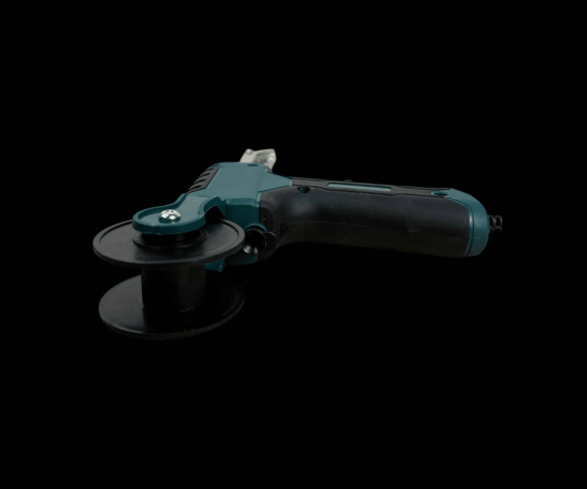 كاوية لحيم أوتوماتيكية احترافية من AKKO STAR (قدرة 60 واط)

الاستخدامات:

إصلاح وصيانة بوردات الأجهزة الإلكترونية والكهربائية.

لحام الأسلاك الدقيقة في المشاريع الهندسية وأعمال الـ DIY.

صناعة ولحام المجوهرات والحلي اليدوية.

مثالية للفنيين والهواة بفضل سهولة التحكم العالية.

المميزات:

تصميم اليد الواحدة: يسمح لك باللحام وتغذية القصدير بيد واحدة فقط، مما يوفر دقة وسهولة فائقة.

تسخين سريع (60W): مزودة بنظام تسخين خارجي يضمن الوصول لدرجة الحرارة المطلوبة في وقت قياسي.

تغذية تلقائية: بكرة قصدير مدمجة بالأعلى تمنع الفوضى وتضمن تدفق القصدير بسلاسة أثناء العمل.

جودة احترافية: مقبض مريح للاستخدام الطويل ورأس لحام متين مقاوم للتآكل.

محتويات الصندوق:

مسدس اللحيم الأوتوماتيكي AKKO STAR.

حامل بكرة القصدير مثبت على الجهاز.

دليل الاستخدام والتعليمات.

الملاحظات:

يُرجى قراءة التعليمات قبل الاستخدام الأول لتجنب الحروق.

يُنصح بتنظيف رأس الكاوية بانتظام لضمان أفضل جودة لحام.

الجهاز مصمم للعمل بجهد 220-240 فولت.

القياسات:

قياس الكرتون: 28 × 6 × 23 سم.

طول سلك الكهرباء: 140 سم.

القدرة: 60 واط. B بغداد, العراق


**إذا كنت صاحب هذا الإعلان وتريد حذفه لأي سبب، رجاءا أرسل رسالة إلى الدعم الفني**