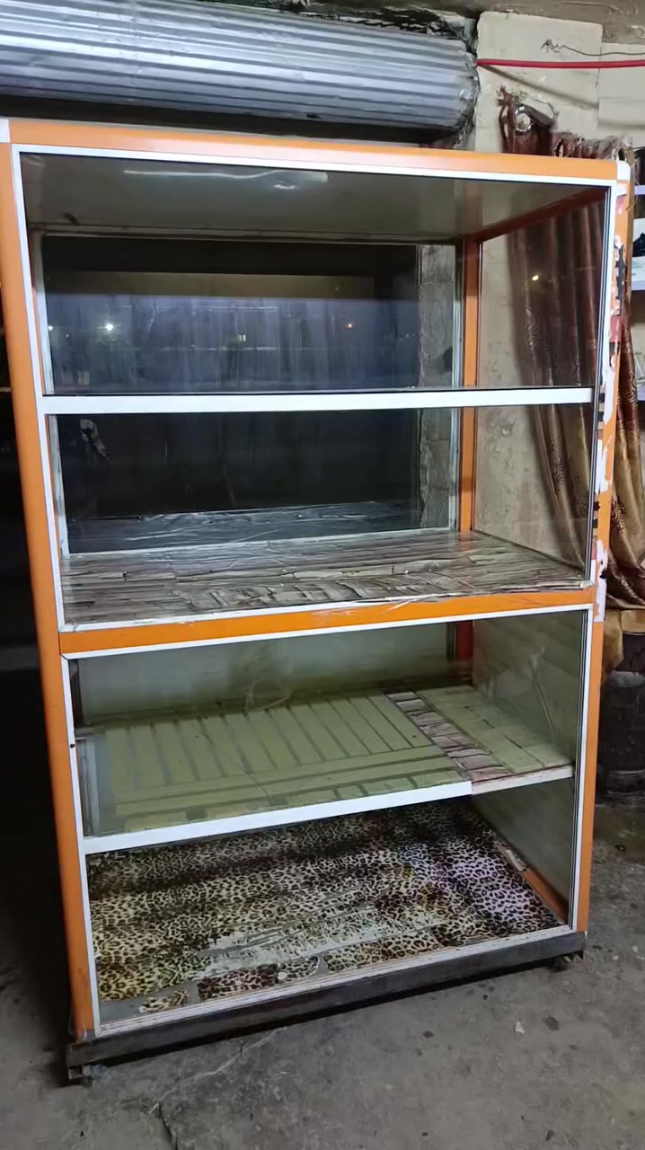 جامخانا و عدة مطعم للطبخ
و طباخ و مغسل للبيع   ،، 
للتواصل عبر الواتساب ( *********** )   🔺
