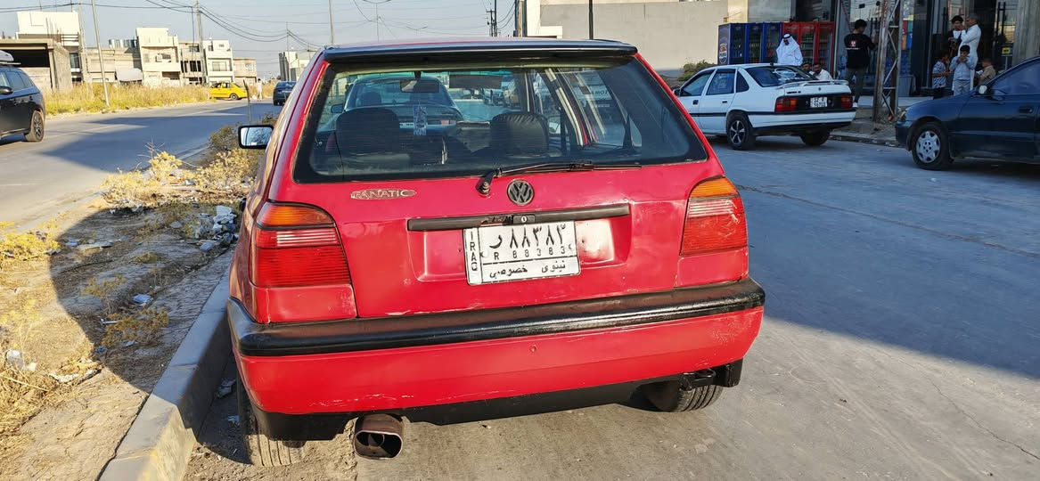 كولف 94 محرك 1800 كير عادي جاهزه السياره من كل شي السعر 38 *********** ***********
