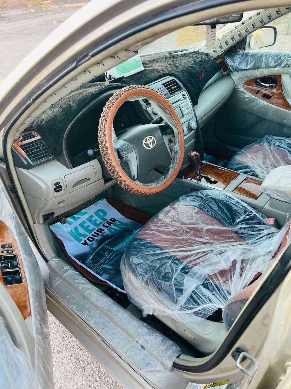 للبيع كامري 2007 وارد امريكي
ضرر جاملغ امامي بدون دواخل 
ومصبوغه جماليه بدون دواخل 
اثر جراد 
محرك كير مال حاويه جدد مبدلهن
تخم تاير حديد 
صدر جاهزه سياره الف مذب عليها 
رقم بغداد تحويل مباشر 
سياره كلش حلوا جديده دواخله جديده
عنوان الرمادي  
السعر86 وبيها مجال للشراي 
الستفسار. ***********
