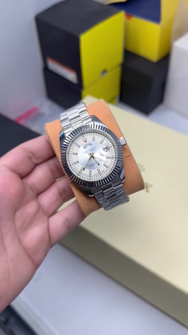 رولكس دي ديت
سل ستيل طلاء ثابت 
تاريخ يومي اسبوعي 
20 الف على اول تم


**إذا كنت صاحب هذا الإعلان وتريد حذفه لأي سبب، رجاءا أرسل رسالة إلى الدعم الفني**