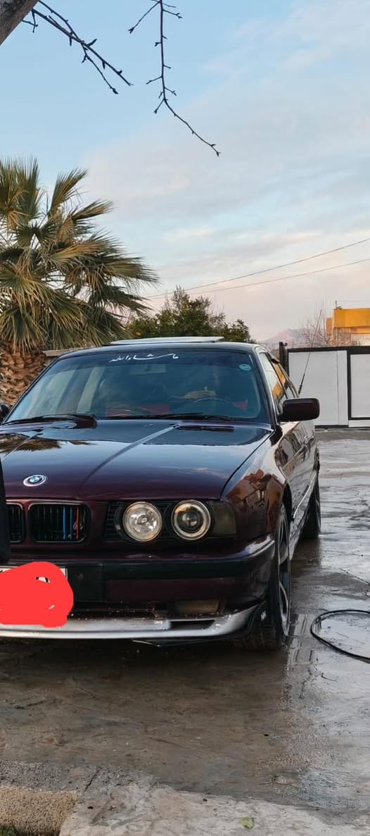 براا 525 توماتيكه موديل 1993 بى زه ربه يه عام به خه بو جانيي و نيزيكي 10 وه ره قه غرامه ييل سه ر
***********
