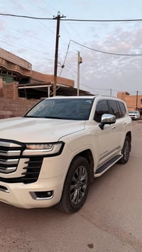 لاند كروز موديل 2023VX. TWIN. TURBO. ماشيه 45km فول مواصفات لمتد سياره...