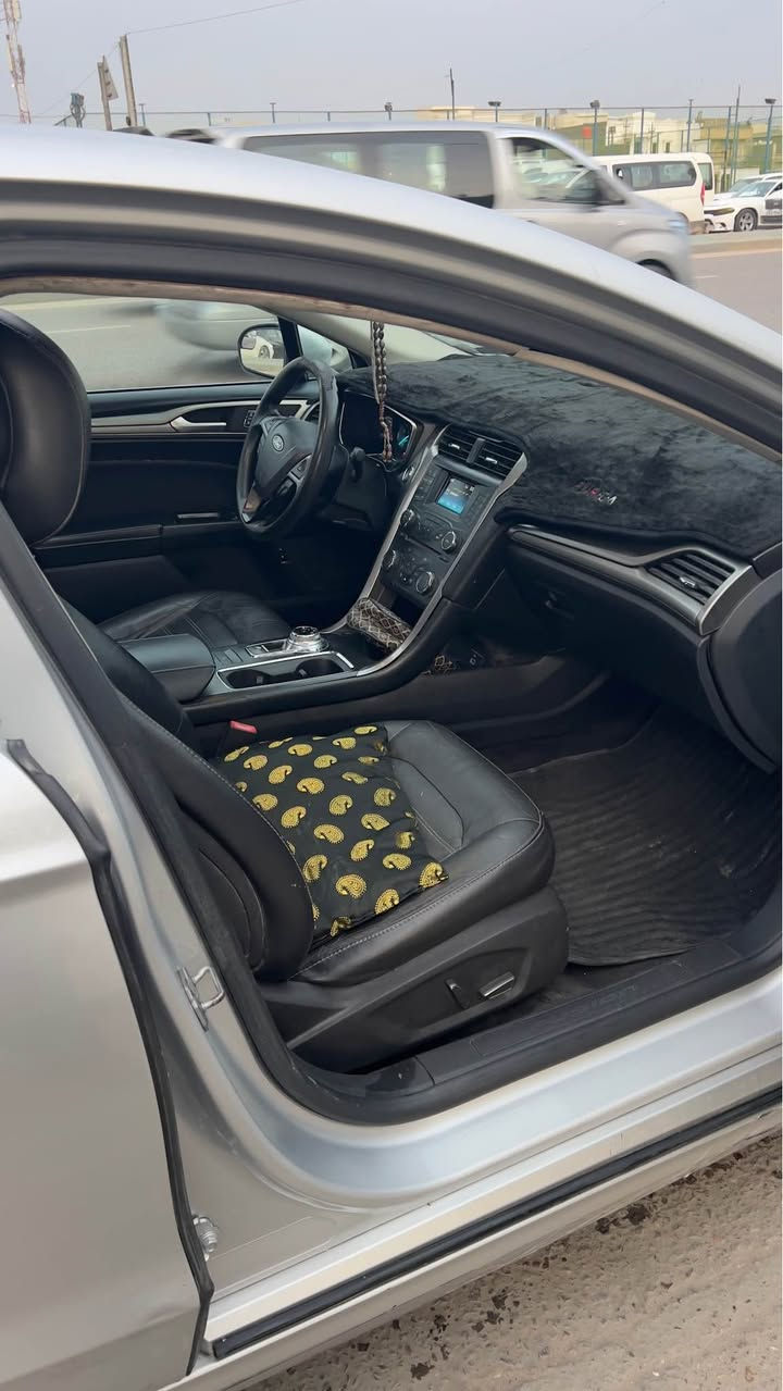 السلام عليكم سيارة فورد فيوجن هايبرد مكينة 2000 هايبرد فول مواصفات حتى فتحه و بصمة سيارة مديل 2018 ماشيه 130 الف سيارة رقم بصرة ب اسمي رايدها ب 115 و بيه مجال سيارة ابيع صبغ حزام  بدون معجون و بيه باب سائق مبدل سيارة حلوة كهربائية كلها بلادية سيارة ما ملعوب بيه ابد مكاني ب البصرة سيارة حادث امريكا الجاملخ الايمن و ب العراق الايسر و بعدني ما مصلحه رقمي *********** البصرة, العراق
