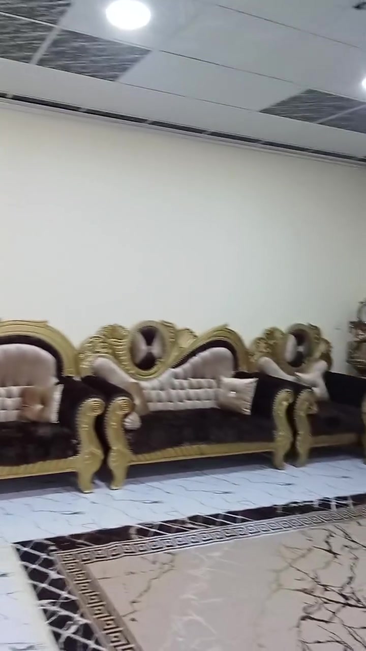 طخم ونص رئاسي للبيع الاتصال ع رقم ***********
