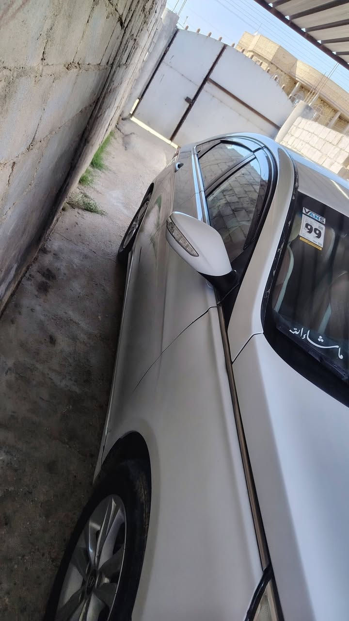 السلام عليكم
سياره سوناته موديل 2012 خليجي رقم بغداد تبريد مصبوغه حزام 
بيه جاملغ الخلفي تبديل تبريد قطعتين شفتات استرن 
تحكم استرن حساسات خلفي 
السعر 105 وبيه مجال 
***********
