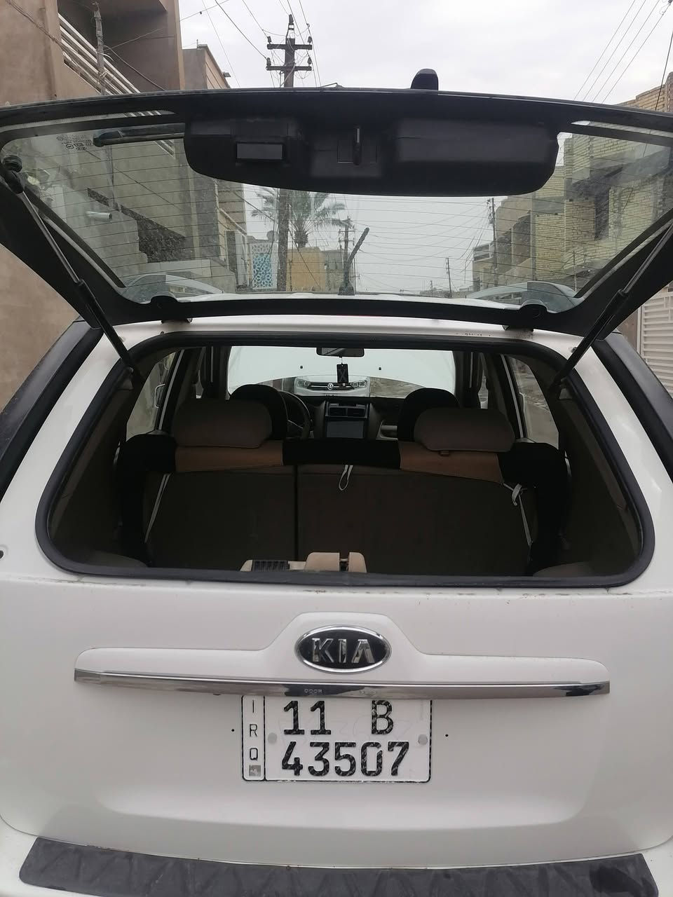 السلام عليكم ورحمة الله وبركاته
سيارة كيا سبورتاج موديل ٢٠٠٩ وارد خليجي داخل بيجي او عسلي بكيفك مصفرة غرامة سنوية لل٣١ وهزة جديدة ورقم جديد دولي وملسق الجديد الي يصير تفاصيل بالجامة

السيارة باسمي شخصيا. السيارة فول فتحة سقف اوكس  شاشة كامرا 

السيارة مكينة وكير وتبريد وتدفئة وصدر وتخم تاير وداخل كلة جديد الحمد لله

الكشر بيهة بارد نص شبر جاملغ أمامي وصبغ طخة زغيرونة بالصندوك لا تعديل ولا داخل ولا مفتوح مجرد رش كول نص صندوك

المكينة ٢٠٠٠ أربعة سلندر حاوية

السيارة منظومة غاز جديدة بعدهة بالضمان دوشمة جديدة 

السعر ١٢٥ وبيهة مجال بسيط كلش

حيدر ***********
