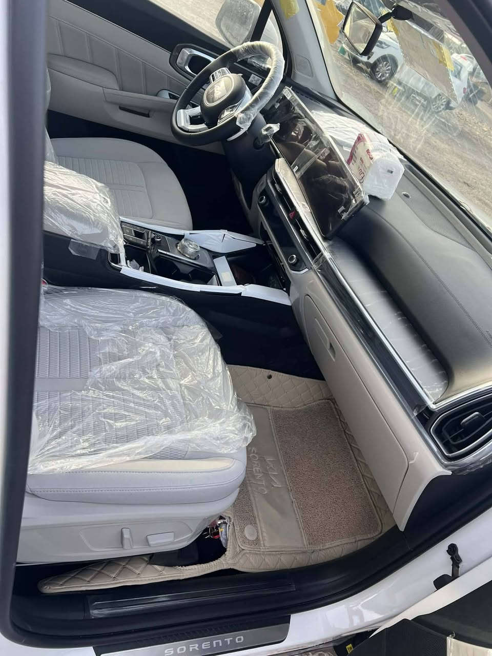 السلام عليكم سورنتو للبيع موديل ٢٥السياره زيرو ام الضمان رقم قادسيه ويل ٢٠    ***********
