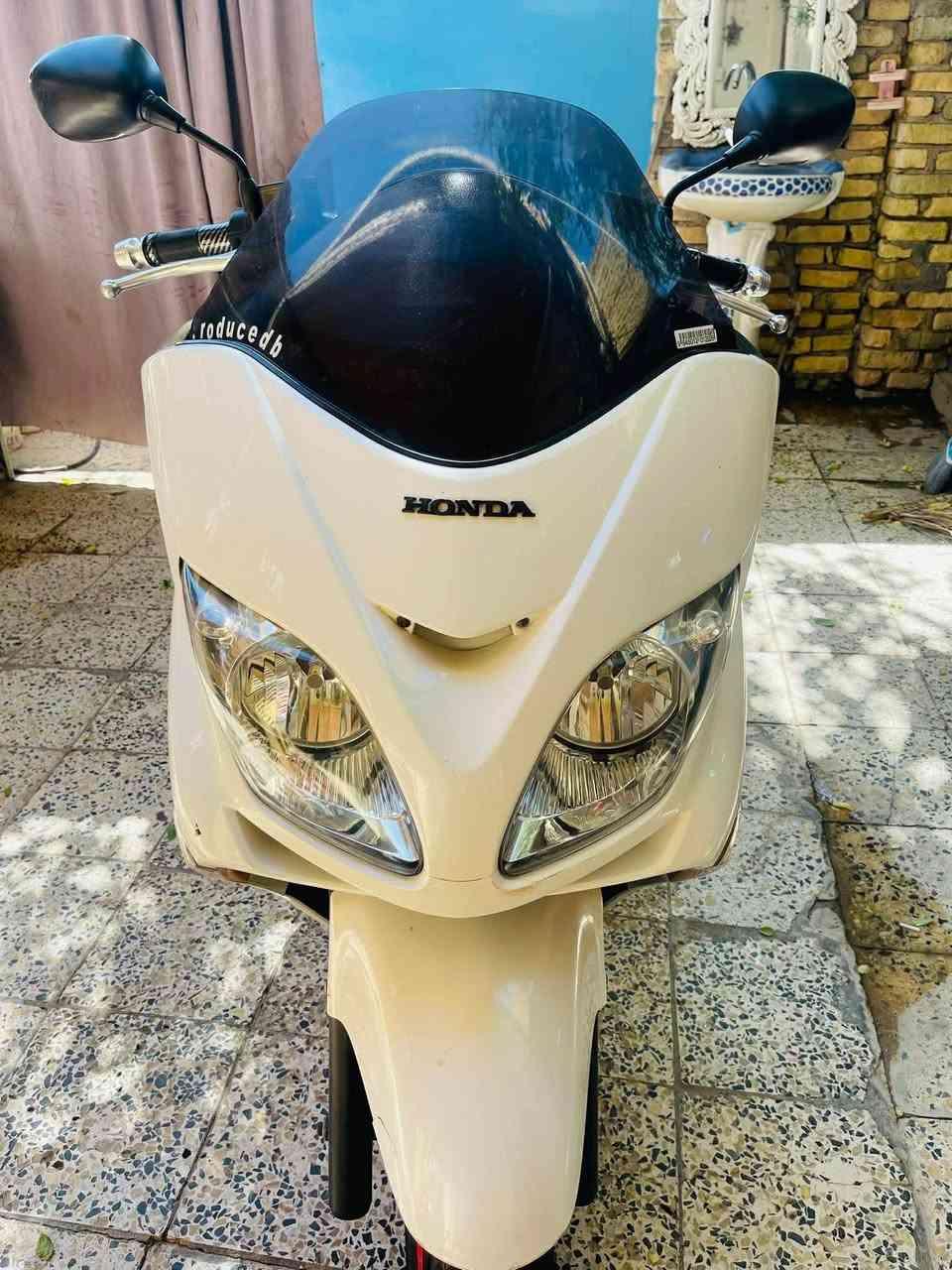 أعاده نشر .
فورزه 08 عميه 
العماره /حي الزهراء 
واتساب ***********
السعر 900 وبيها مجال
