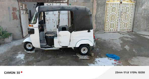 السلام عليكم تكتك للبيع موديل 2021شهر11 تكتك جاهزة للشارع بيه رقم وسنويه السعر 7وبيه مجال مكاني مشتل شارع المدارس قرب كهوة الحجي الرقم ***********
