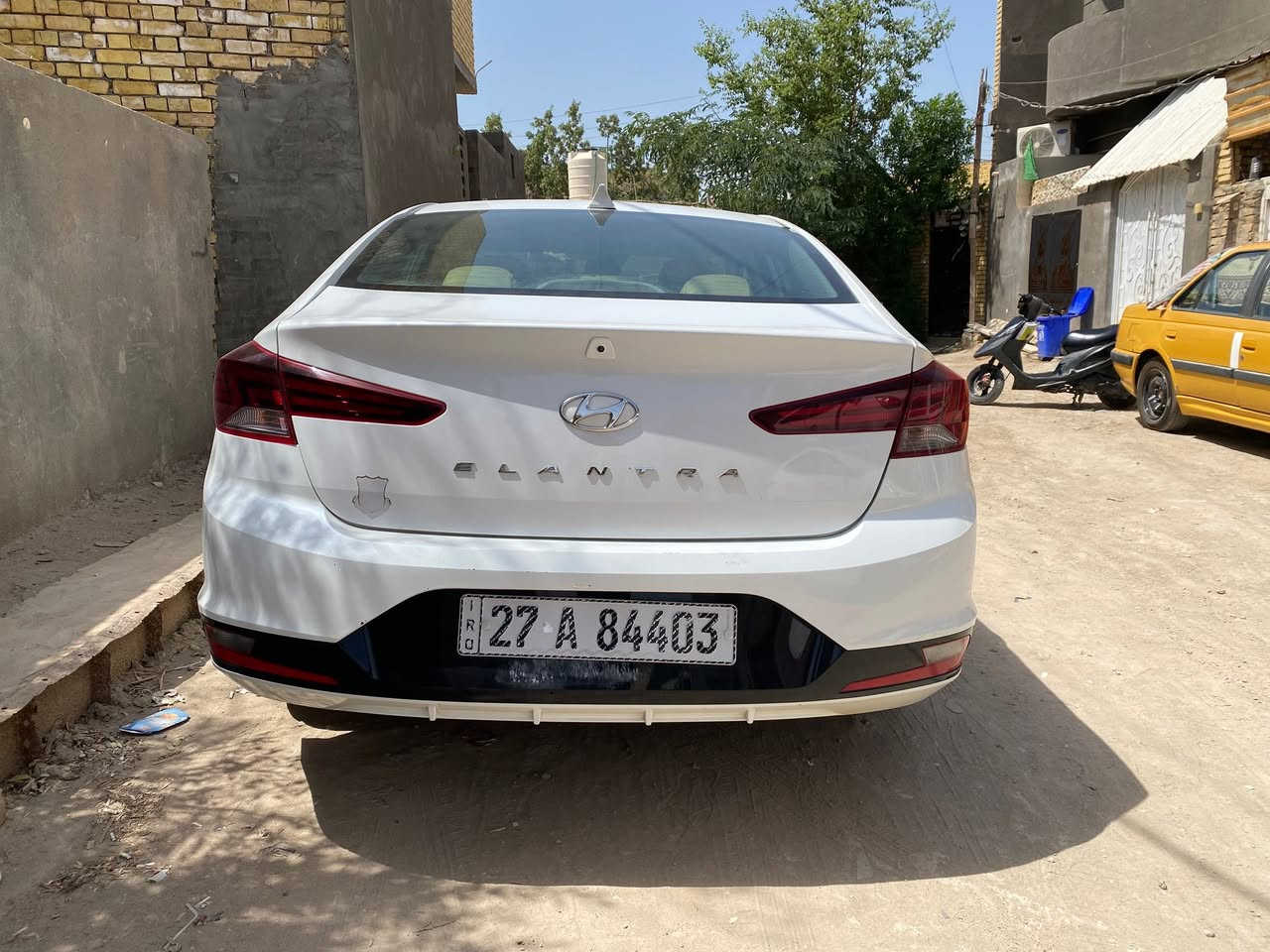 السلام عليكم
هـونـداي الـنـترا 2020 امريكي

✅لون ابيض

✅عداد المسافه 85 الف  قابل للزياده

✅ 3 انظمه قياده (سبورت - نورمال - سمارت )

✅حادث (مرفق بالمنشور)

✅رقم ذي قار

✅سنويه مجدده لغايه 2031

✅السياره ب اسمي تحويل مباشر

✅محرك 2000 دوش

✅كير AT المرغوب

للاستفسار 

***********
***********
