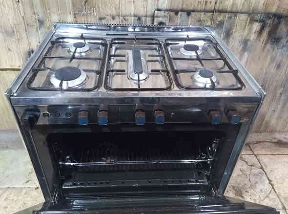 طباخ عشتار باب اول نضافة مئة بالمئة على فحص كلة شغال وبي ضمان شهر اي شي بي يرجع سعر 165وبي مجال لشراي يتصل ***********حلة حي المهندسين
