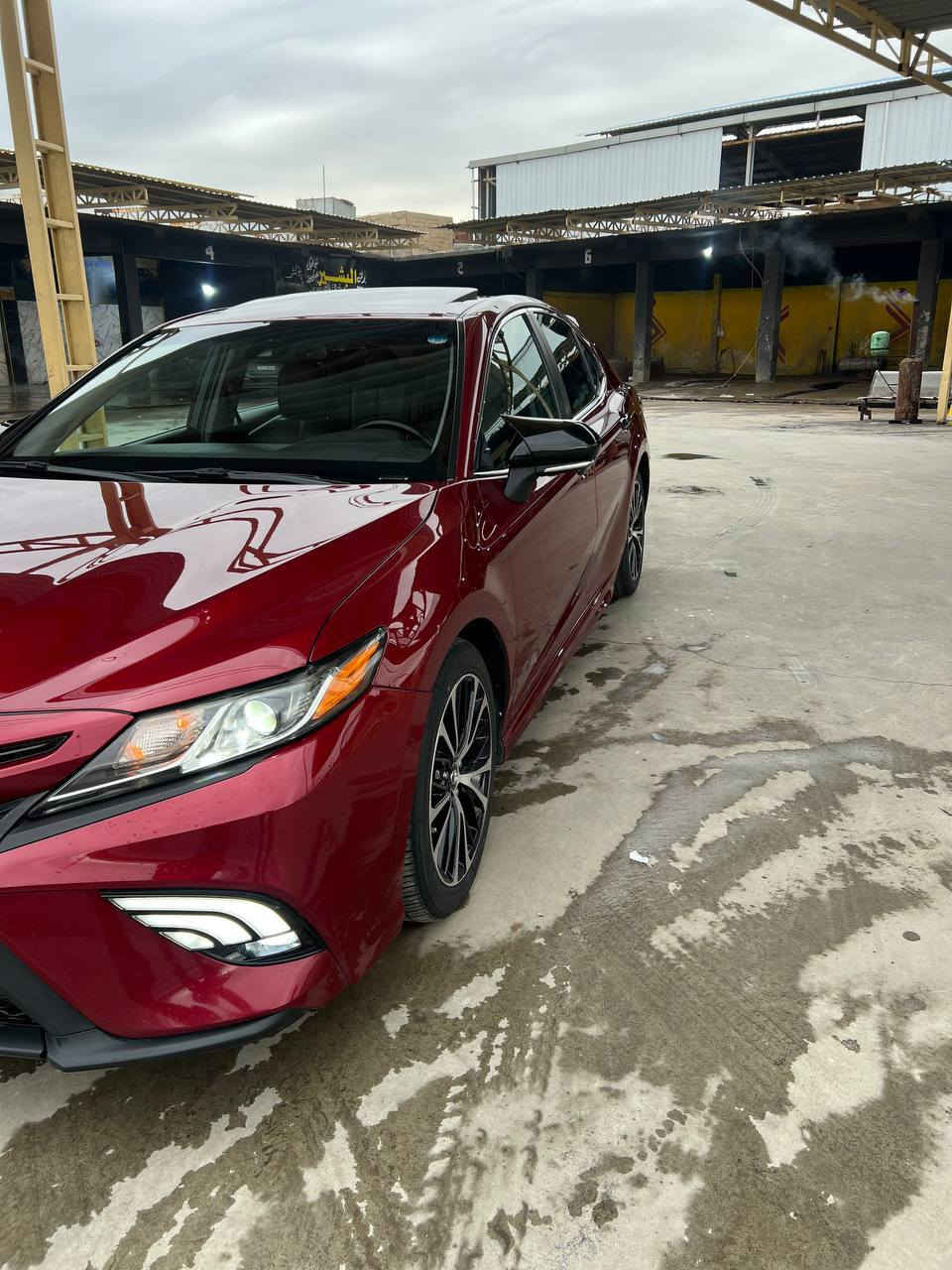 السلام عليكم 
كامري للبيع 
موديل 2018 مواصفات  se plus
سلايت+بصمه+كشنات هيتر
ضرر السياره خلفي 3 قطع بدون ايرباك بجم كبس
السياره ما ناقصها اي شي 
السياره بااسمي هزه جديده سنويه 2027
للاستفسار الاتصال على الرقم ***********
