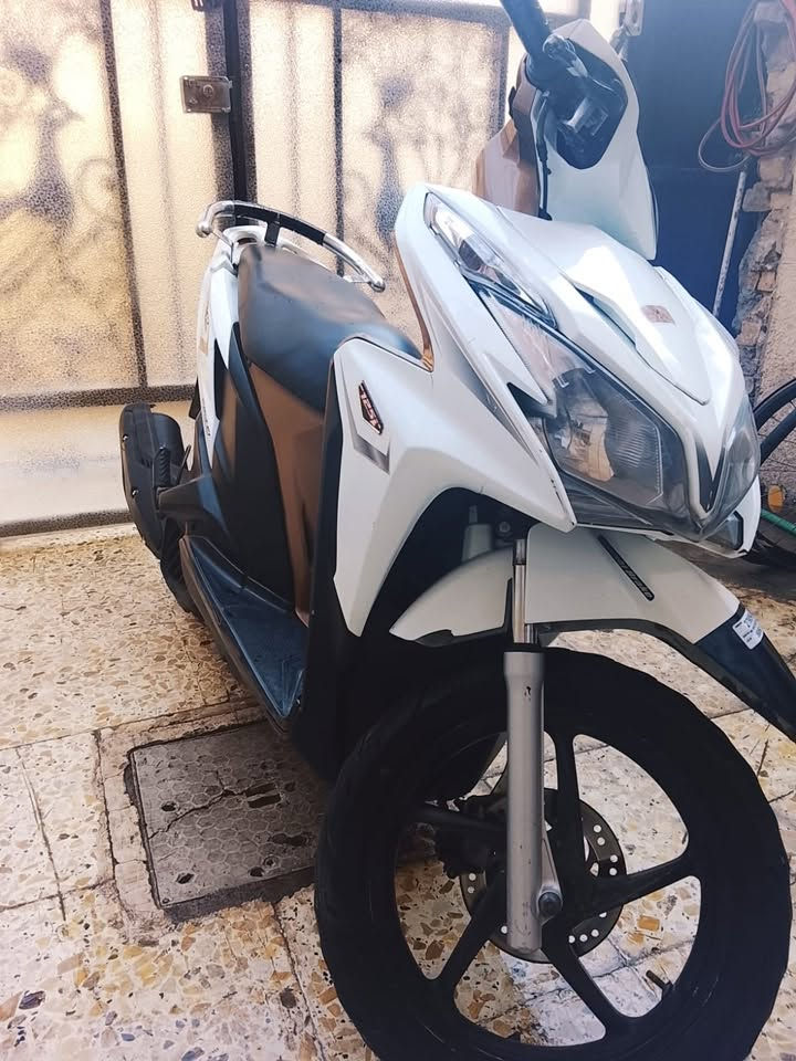 هوندا  ياباني دراجه رمبه معنه كلمه فول حساس ازدحام حساس
استاند شلعه معدل نعومه فول سعرها 1200 بيه ومجال

مكاني حي اور ***********
