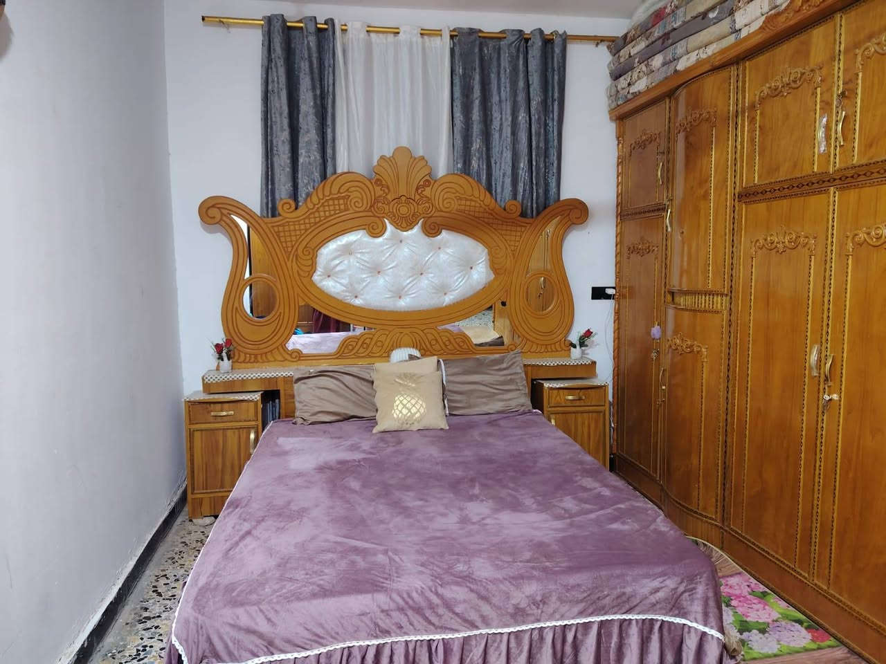 السلام عليكم ورحمة الله
غرفه نجاره عراقيه تفصال للبيع
الاستخدام سنه وشهرين
المكان كوت حي الحكيم نزلت عميد جادر
 السعر 900 وبيه مجال 
التصال على ***********
او مراسله عله الواتساب
