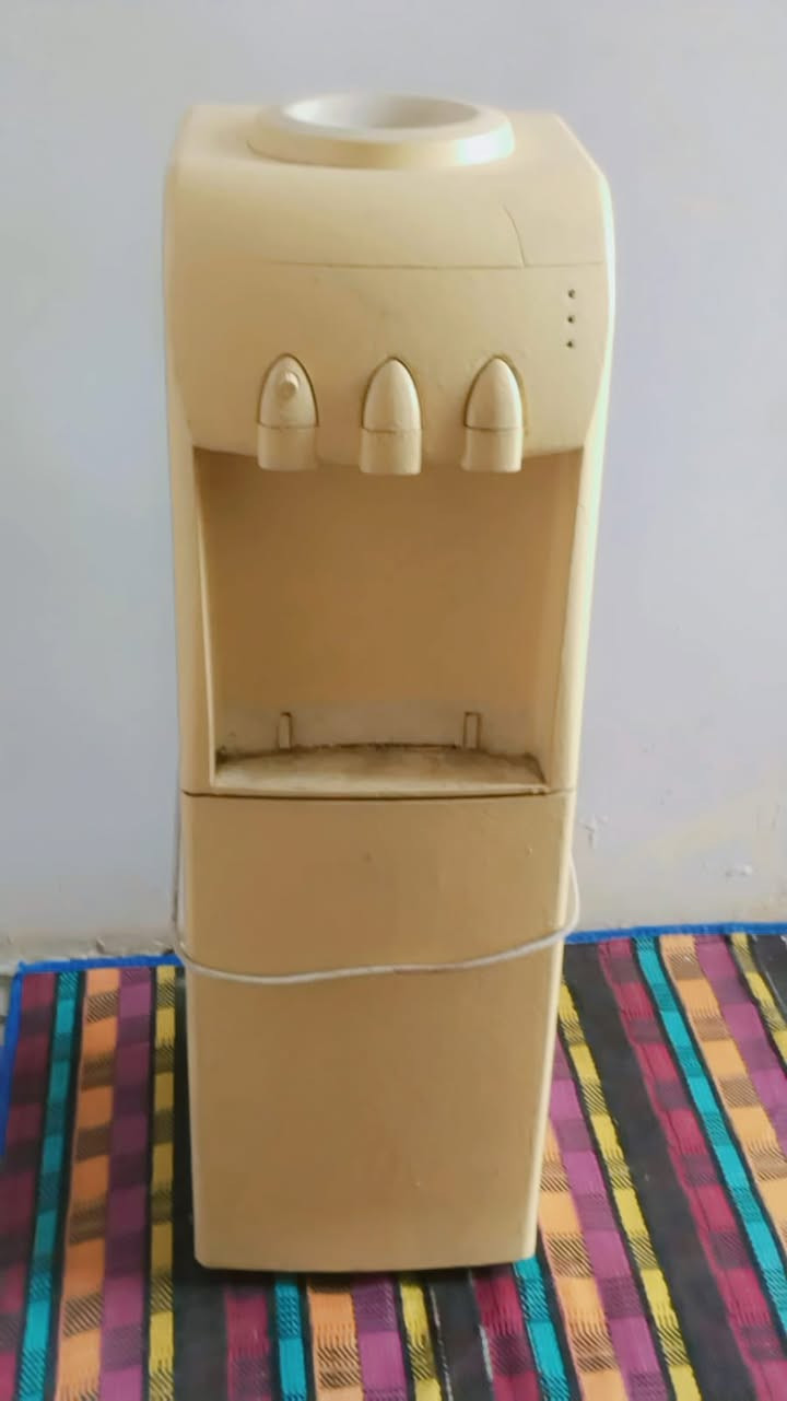 براد نضيف وحار وبارد وشرط  ع فحص ومرايه نضيفه


**إذا كنت صاحب هذا الإعلان وتريد حذفه لأي سبب، رجاءا أرسل رسالة إلى الدعم الفني**