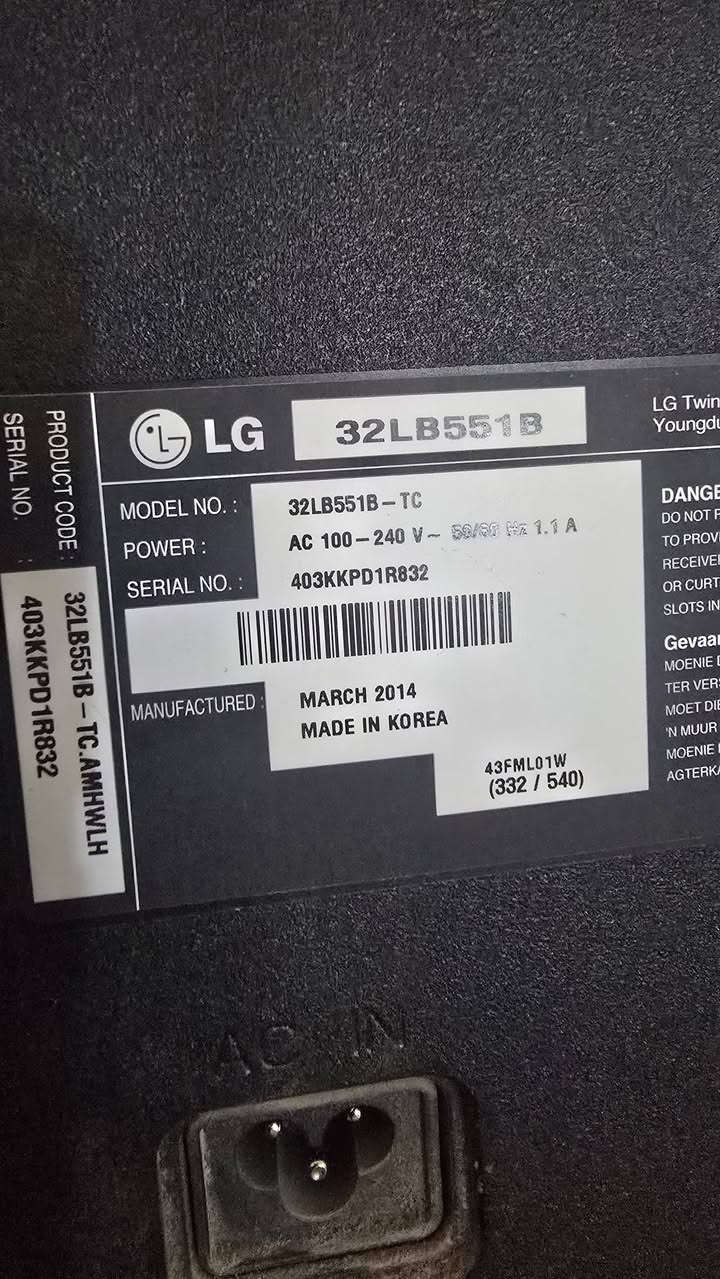 من رخصه الأدمن شاشة الي جي صناعه كوريا اصلي حجم ٣٢ سعره ٨٠الف الشراي يتصل *********** ***********
