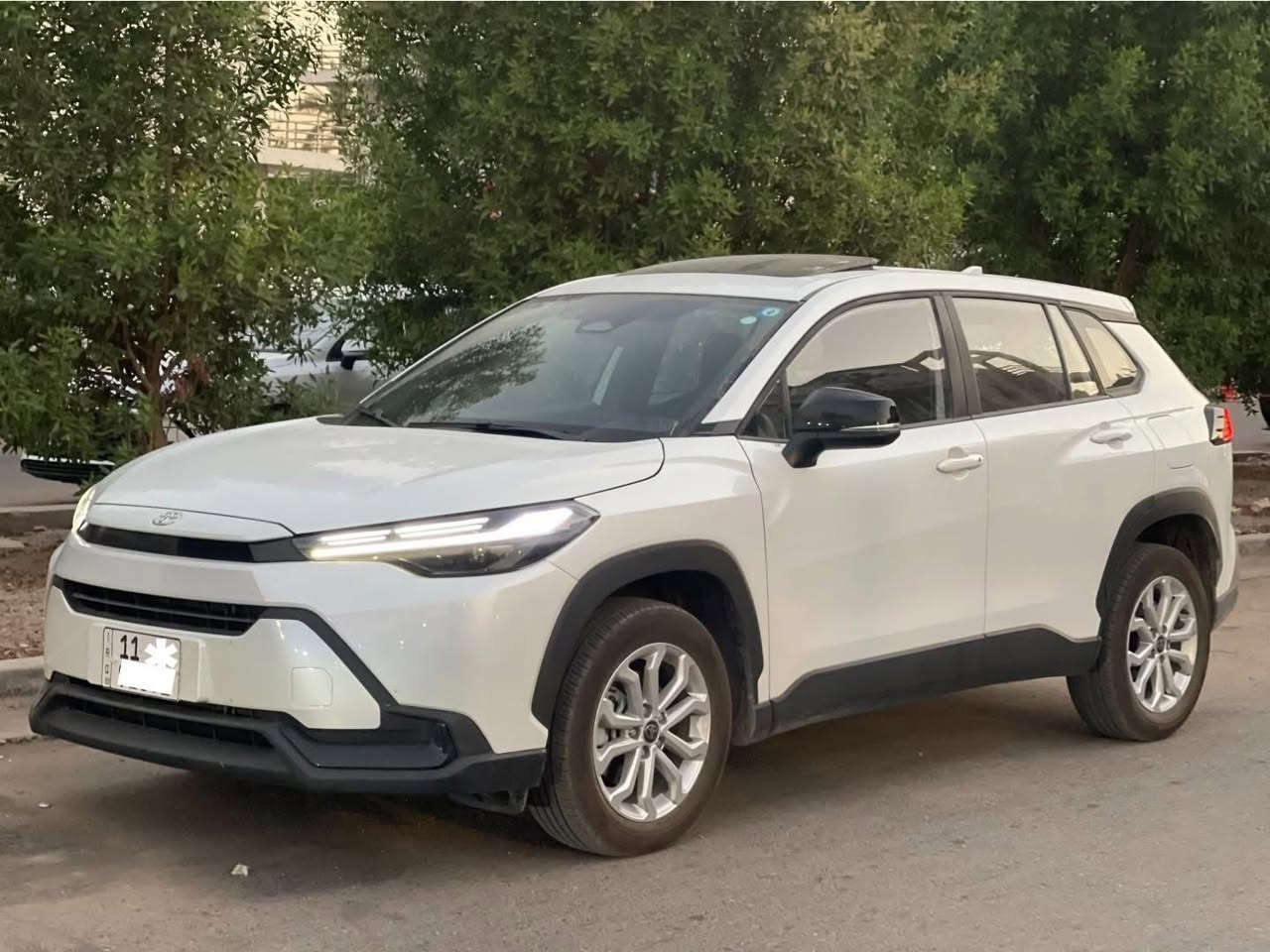 فروتلاندر الشكل جديد بوضع الزيرو
 رقم بغداد بأسمي تحويل مباشر ثاني يوم
بدون ضربه او صبغ او بارد 
السياره تعتبر زيرو جديده جدا
لايت خمس عدسات زينون بكلايت LID  
مري شفط رادار امامي
تبريد شاشة قطعتين 
فتحه سقف
بصمه تشغيل وابواب 
نظام ترحيب ذاتي عن قرب 
المكان الكرخ للاتصال ***********
