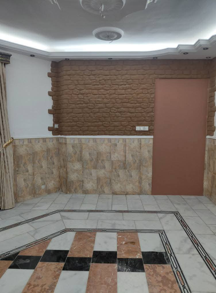 🏡 دار للأيجار 
📍 #الموقع: بستان الحلو
 طابق واحد 
..........
🔹 الطابق الأرضي:
_ غرفة نوم 
_ صاله 
_ كلدور 
_ مطبخ 
_ مجمع صحيات 
_ كراج سياره وحديقه
 ...................... 
📞 للاستفسار والمعاينة: 
الاتصال على الارقام :
***********☎️ واتساب
او مراجعة المكتب 
الحلة _ الكرامة الشارع المشجر مجاور اسواق المطار 1 
✅ نستقبل جميع عروضكم السكنية 🏠 والتجارية 🏡 بكافة مناطق الحلة 
……………………………
