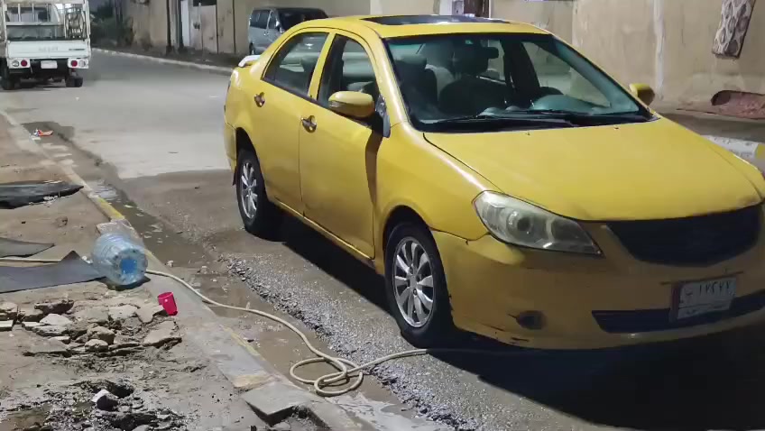 تخم تاير صدر جديد   السعر 33 وبيها مجال  مكينه وكير كورلا 
رقم بصره مصفره هيا وغرمات تبريد ثلج  موديل 13 
تحويل ثاني يوم كهربايات كلها شغاله مسجل شاشه  *********** مكاني العماره الف دار
