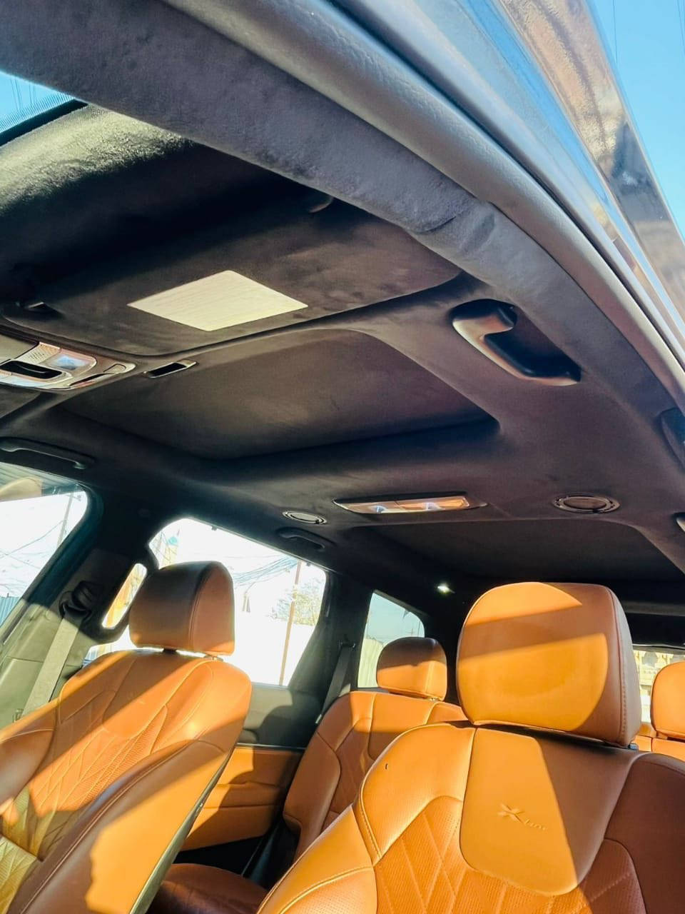 السلام عليكم كيا تيلورايد فئة Xlin موديل 2024 وارد امريكي  داخل جلد عسلي كشن منفصل 
سياره فول مواصفات 1/1 5كامرات ماشيه 15٫000 رقم بغدادبأسمي تحويل مباشر 
⚠️مواصفات 
كشنات جلد 
كشنات منفصله 
كشنات تدفئه تبريد 
كشنات ذاكره خزن 
بانوراما قطعتين 
ويل جبير 
جنطه كهرباء 
سياره هواي بعد بيه مواصفات عنوان بغداد مدينة الصدر السعر 328 وبيه مجال هـ***********
