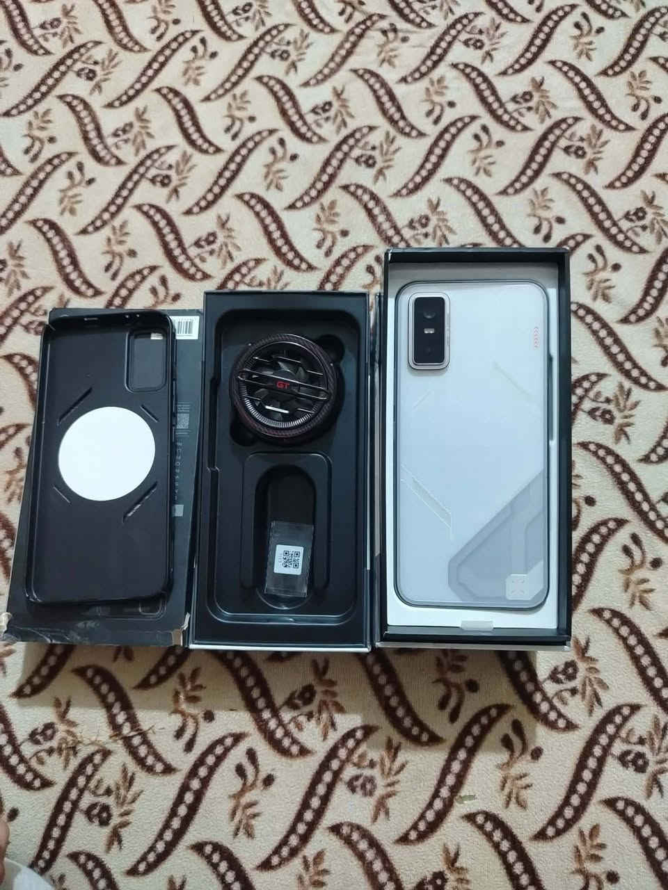 انفنكس جيتي 30 برو
ببجي 120 فريم ++ شفتات ليزريه لل العاب وهواي شغالت   شاشه 144 هيرتز  // رام 24 // معالج 8350 //ذاكره 256
وينطيك بكل لعبه اكثر لفريمات 
جهاز بعده بل كارتون والضمان  كامل ملاحقاته فريز تبريد وكفرين 
السعر 350 بي مجال *********** //كركوك روناكي
