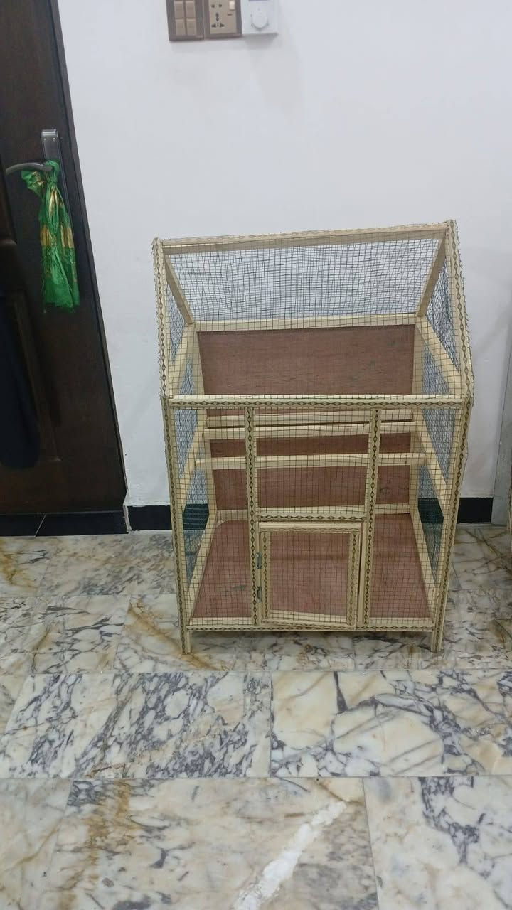 قفصين مرتبات
حجام حلوه 
واحد متوسط واحد صغير الحجم 
جد غير مستعمل 
اذا اثنينهن اساهل بسعرهن 
واحد ظهر ماله الالمنيوم وليس معاكس 
يرهمن جميع انواع الطيور 
مكاني بصره حي شرطه شارع السيد 
وشراي يدلل 
مستعدون لعمل كافه انواع الاقفاص
مكاني بصره حي شرطه شارع السيد 
***********
