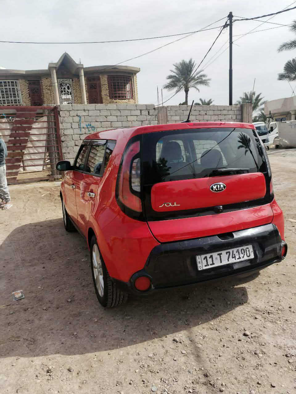 السلام عليكم كيا صول موديل 2016 حادثها مال امريكا الباب خلف الصدر ومبدله اصلي نفس اللون والدور الخلفي فقط والسونار مرفق بالمنشور مكينه 2000 رقم بغداد الدولي الجديد مكينه كير تبريد كهربائيات كلها شرط الفحص  مكاني بابل المركز نادر الأولى *********** او *********** سعرها 115 بيها مجال حك الجيه فقط
