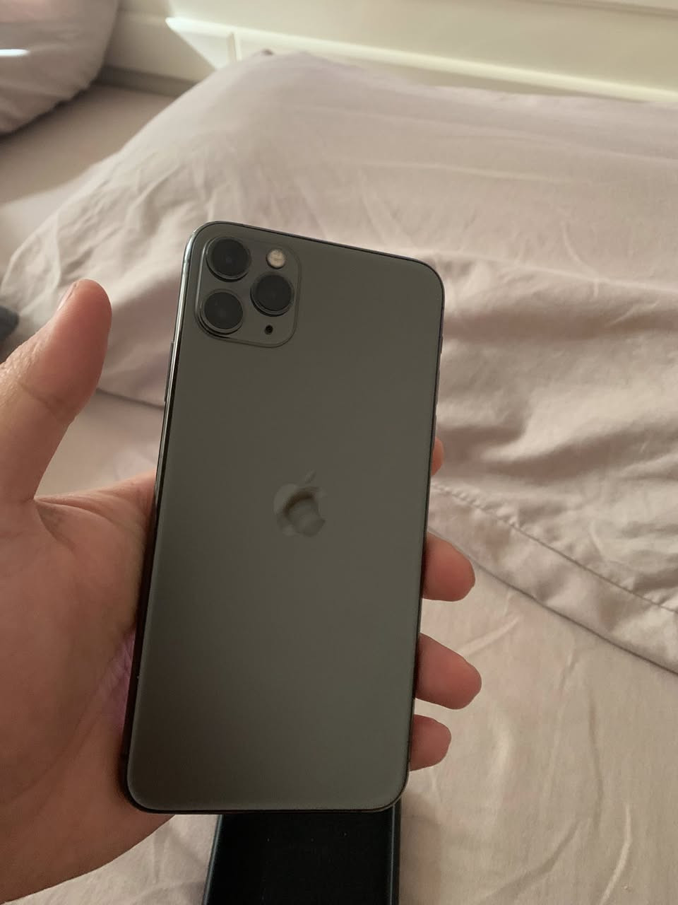 ١١ بروماكس ٢٥٦
لوك الجهاز مامفتوح
بطارية ٩٠  الاصلية 
٣٠٠ الف رايدة مكاني سيدية ***********
