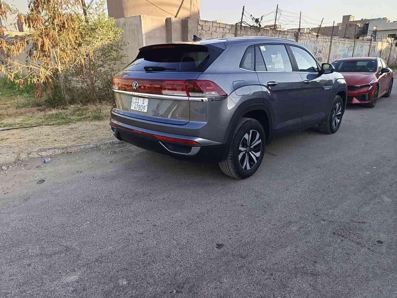 فولكس واكن اطلس كروز سبورت  2024 SE فول بغداد الدولي
بسمي تحويل ثاني يوم ترقيم جديدة هزه جديدة

بدون حادث بيهه شبر بل بنيد بنص فقط  

وتقرير مياه امطار جتي سياره تشتغل وتمشي من امريكا 

ماشيه 20 الف فقط والسعر جدا مناسب 

مكان السياره بغداد الكراده السعر  190$

للاستفسار *********** وات ساب

صور الحادث مرفقه بالمنشور

ممشى السيارة 20 الف

محرك 2.0 توربو 

270حصان/370 نيوتن متر

مواصفات السيارة كالتالي

تحديد مسار

كشنات جلد 

تثبيت سرعة

ابل كار بلي + اندرويد اوتو

شحن لاسلكي

عدادات ديجتال

تدفئة وتبريد كشنات + الستيرن

6 وضعيات قيادة 

انارات iq led

حساسات 360 درجة 

نظام قيادة ذكي

ناقل حركة أوتوماتيكي 8 سرعات

تشغيل عن بعد

دخول ذكي

تشغيل ذكي

انارات ترحيب

نقاط عمياء

كشنات جلد

شاشة معلومات

تحكم الشاشة عن بعد 

تحكم صوتي 

قطع تبريد 

صندوق اوتوماتيكي

اوتو هولد

اوتو ستارت/ستوب

هاند بريك كهربائي

كشنات كهرباء

السيارة محدثة برامج بالكامل 

السيارة مضلله عازل حراري شفاف 

عدد البصمات 2
