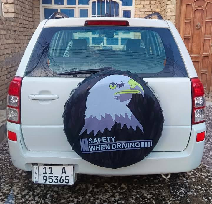 سلام عليكم ساسوكي فيتاره موديل 2007السياره جاهزه من كل النواحي كير مكينه حداديه تبريد شغال بيه 3قطع صبغ السعر 60وبيه مجال العنوان بغداد السياحي طريق بعقوبه القديم للستفسار اتصال عله الرقم***********
