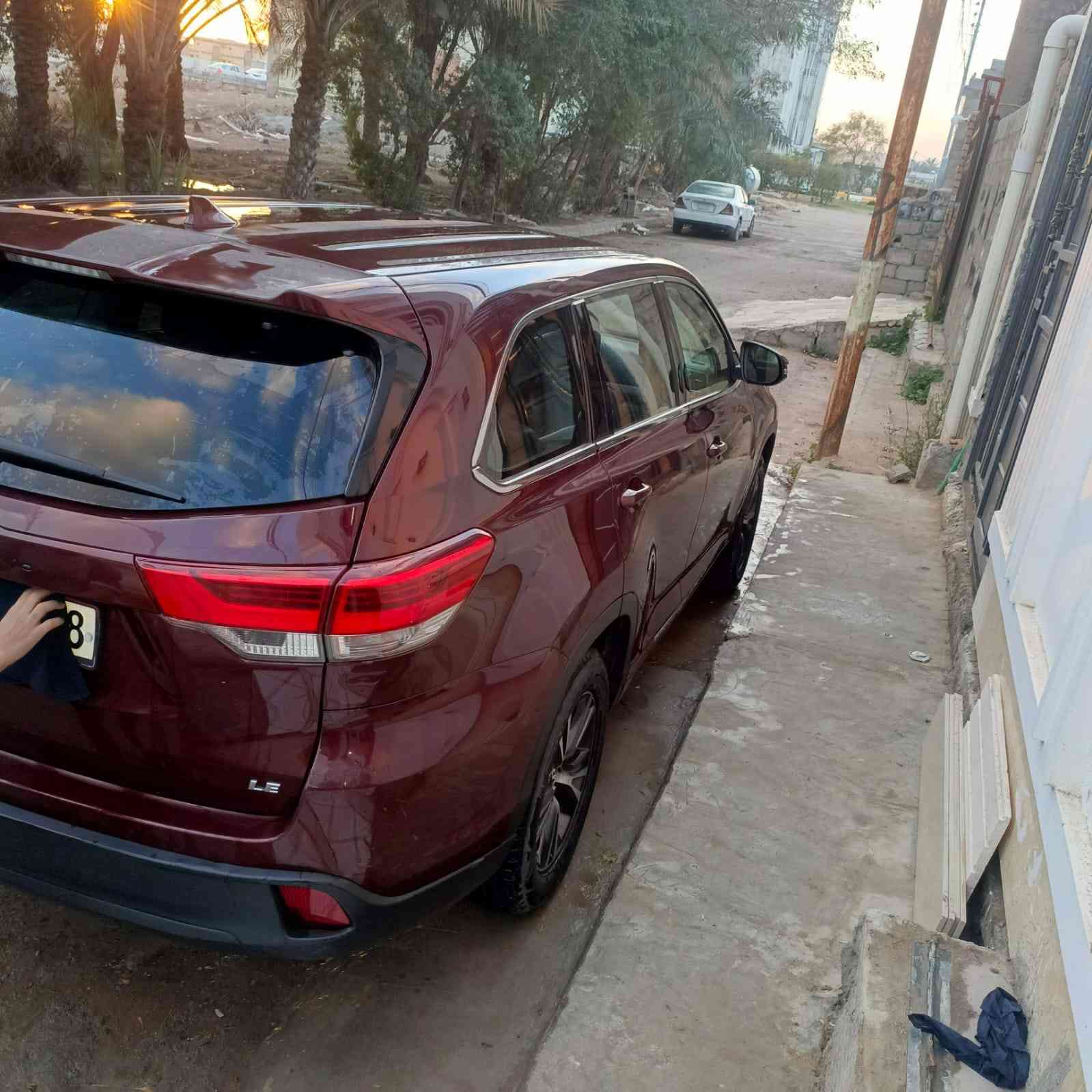 هايلندر موديل ٢٠١٨ نضيفه جدا مال بيت
رقم اربيل والهزه بعدها مو خلصانه والسياره بأسمي شخصيا
صوره الحادث موجوده بالمنشور بس الدعاميه وشويه من الجاملغ 
السياره كلشي بيها على وضع الشركه 
والسونار هم موجود 
للاستفسار ***********
 ***********
السعر ٢٣٠ وبيها مجال
