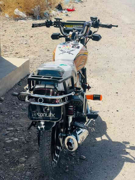 سلام
عليكم للبيع دراجه سيفان مكينه 200ضاغطه وزنجيل موديل 2025 مكفولة كفاله عامه من كلشي سعر 750 وبيها مجال  ما متواجد خاص عل رقم فقط ***********و ***********
