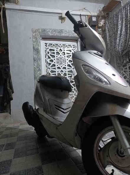 السلام عليكم ماكس منغولي لون رصاصي كفراتها الأصليه للبيع ماصاله شهرين من نازله رمبه نضيفه  كلشي شغال بيه هندر سلف كهربائيات كله شغاله مناقصه شي كلش نضيفه شوفت عينك وياه كفرات لون ابيض وصالنصه FM وسبويلر مال ماكس عدله لون اسود السعر 990 وبيه مجال حك الجيه مو شراي لا تتصل الرقم *********** متواجد واتساب
