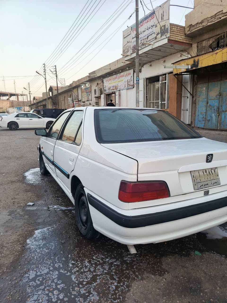 سلام عليكم
بيجو بارس موديل 2011 سنويه لل2029 راعيها بالعمارة 
تبريد تخم تاير جديد بيها رشات صبغ اثر جراد مكفوله من ضربه ومكينتها بيها بوش السعر 30 وبيها مجال خاص مغلق متواجد شريحه واتساب ***********
