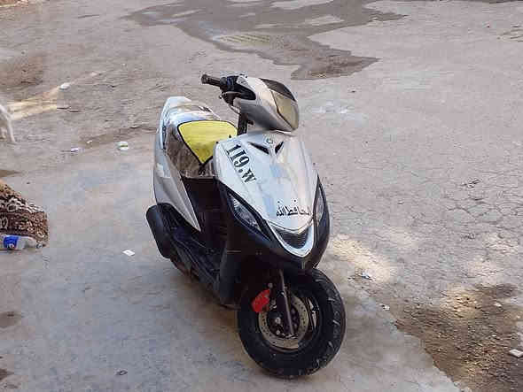 سلام عليكم دراجة ماكس 140 دراجة جاهزة مكينة جديدة كهربائي شغالة سلف شغال أو هندر دراجة جاهزة  السعر 280 بيه مجال الطيبين الرقم *********** مكان بغداد الدورة
