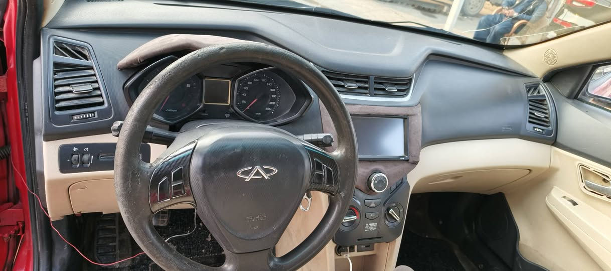 شيري فلاوين للبيع موديل ٢٠١٤ السياره رقم بابل مميز بسمنه مالك اول
كهربائيات خير من الله محرك بي تبخير تبريد شغال 
محتاجه فقط ترتيب حداديه جرادات قليله وبيها هلالات شويه خياس السعر ٣٧ ومطلوبه غرامات ٤٢٠ الف تنزل من سعرها مكاني بابل سدة الهنديه ***********
