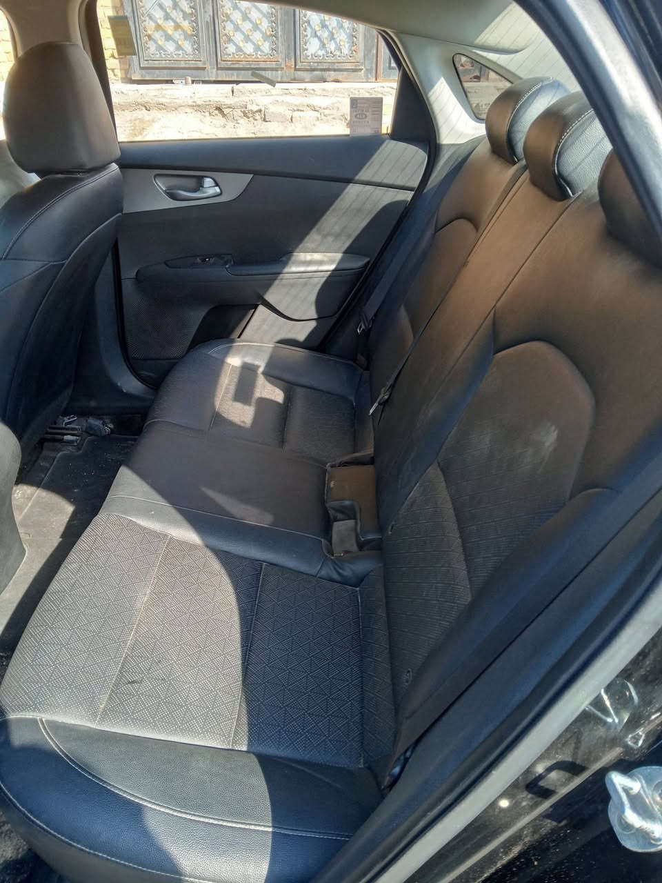 السلام عليكم سيراتو خليجي موديل 21رقم رقم قادسيه معوقين بيه بنيد تبديل ورشه خفيفه بجاملغ مكينه 1600ماشيه 112الف كيلو متر السياره جاهزه مكان الناصريه المركز السعر 115 بيه مجال ***********
