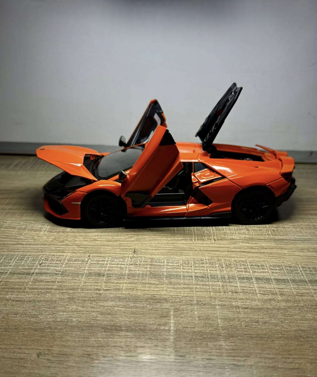 لمبركيني ريفلتو
Lamborghini Revuelto
حجم 1:24
انتاج شركة jinlifang 
للتواصل واتساب ***********
#عالم_المصغرات_والمجسمات #tsar_store #diecast #Lamborghini

