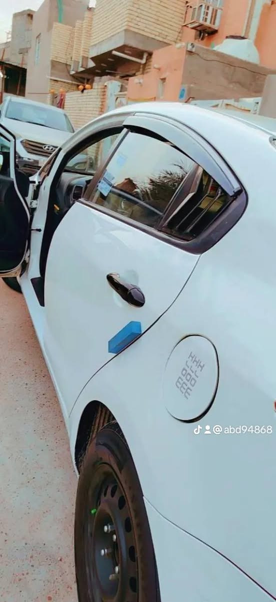 سلام عليكم
للبيع  
كيا فورتي موديل2017 باسمي سنوية وهزه ورقم جدد  
وارد امريكي:    الحادث مرفقه مع المنشور سيارة 
مواصفات معروفه  
كامره دواره 
تحكم استيرن جهتين 
تبريد تدفى مكفولات
ماشيه140 الف  
حجم المحرك 2000 دوش مكفول 
وبعد بيها مواصفات حلوه 
سياره جديده وجاهزه مكينه وكير وحداده وتخم تاير 
مــكــان-ســياره- بغداد العبيدي 
الـــسعر:118  
الاستفسار اكثر 
***********
