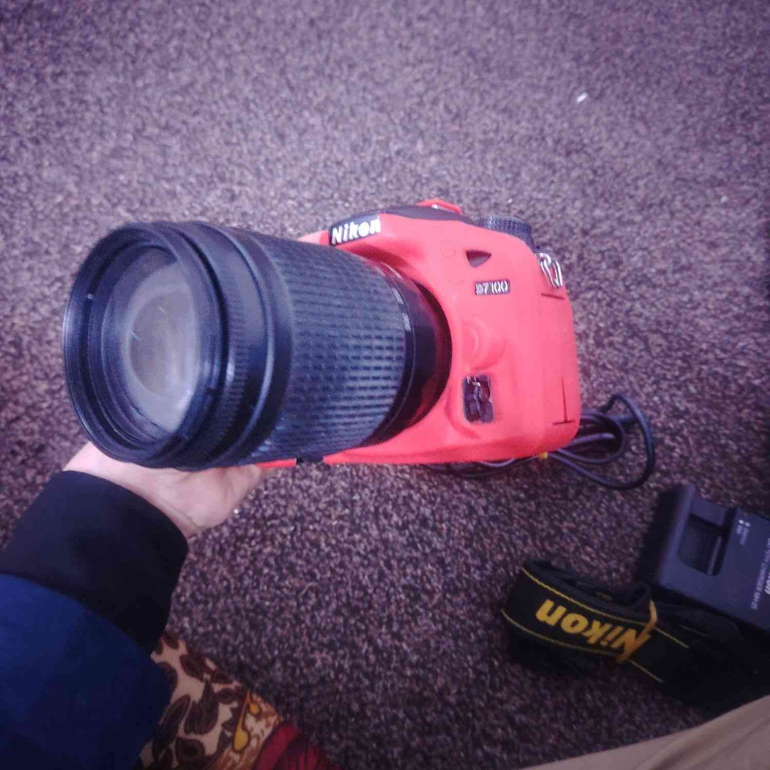 كامره نيكون 7100 للبيع النظافة كدام العين
ملحقاتها
بدي
زوم رياضي 70_300
جنطة
شاحنه
بطاريه
حزام كتف
جيلاتين لون احمر
السعر 475 الف وبيها مجال بسيط


**إذا كنت صاحب هذا الإعلان وتريد حذفه لأي سبب، رجاءا أرسل رسالة إلى الدعم الفني**