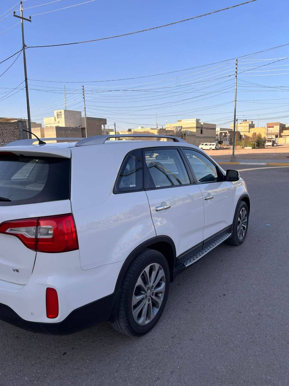 السلام عليكم سورنتو للبيع 2013 شكله ال 15 سياره جديده محرك سته سلندر فول مواصفات واحد على واحد 
رقم بغداد دولي تحويل مباشر مكان السياره كربلاء 
السعر 170 وبيها مجال الشراي يتصل ما متواجد على الفيس مكلف بالنشر السياره جاهزه الف ما تصرف عليها 
تدفئه تبريد حداديه تخم تاير كله جديد 
كهربائيات كلها شغاله ماكو شي ما يشتغل 
هذا رقم صاحب السياره ***********
